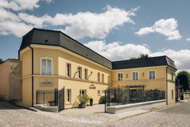 Champagne Chateau Lallier